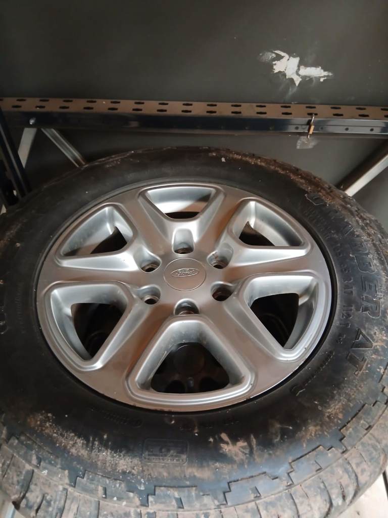 Ford ranger alloys 4 x 265 65 17 with grabbers 