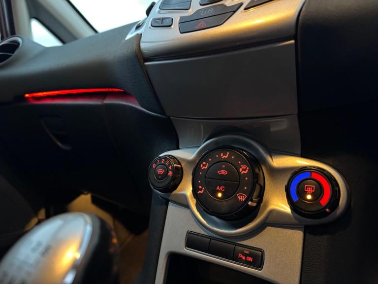 2010 Ford Fiesta 1.4 Zetec 5dr HATCHBACK PETROL Manual