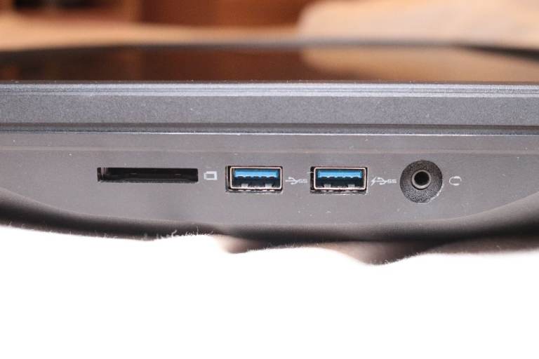 All-in-one Dell Optiplex 7440 AiO 23.8" PC (Windows 11, Intel Core i5 6500, 256GB SSD)