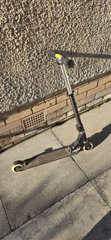 JD Bug Stunt Foldable Kick Scooter 