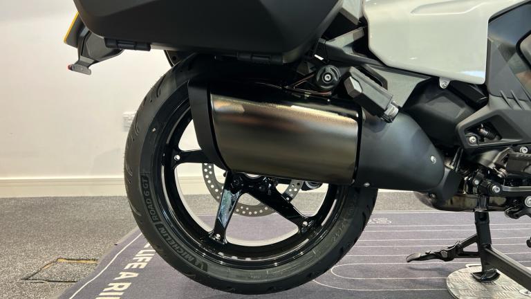 2025 BMW R1300 BMW R1300 RT LE ASA (25MY) TOURER Petrol Manual