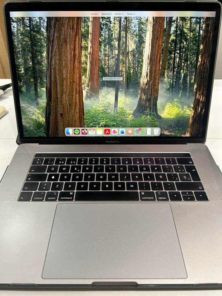 MacBook Pro i7 2.2GHz 15" (Mid 2018) 256GB SSD