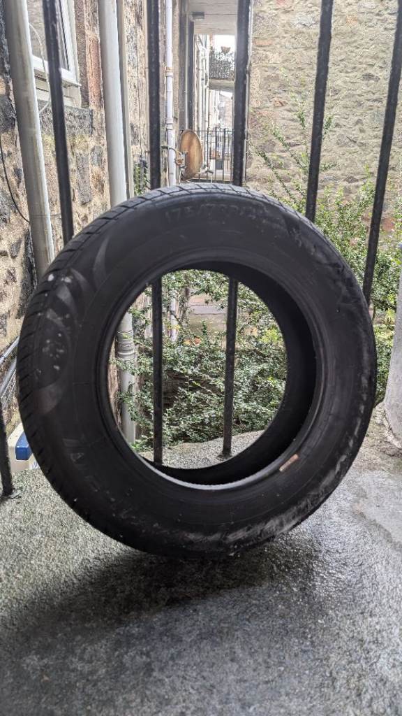 Tyre 175/70R14