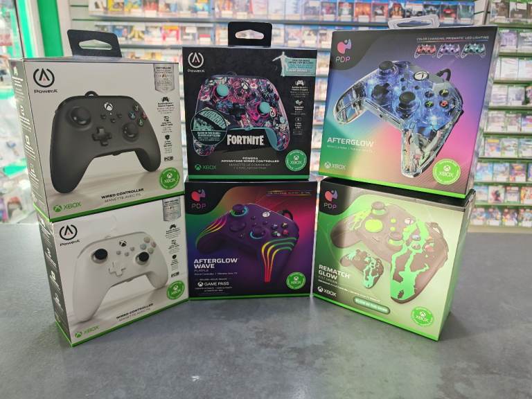 Xbox /PC wired controllers 