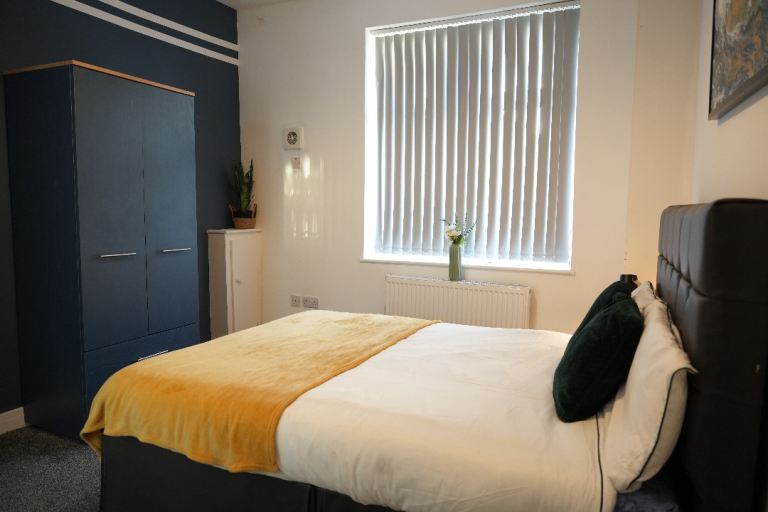 Beautiful En-Suite Rooms Available NOW!!