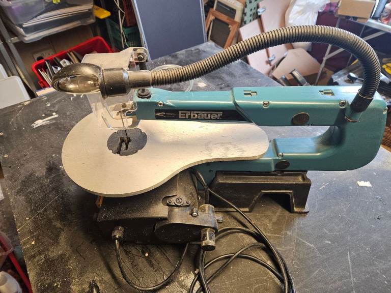 Erbauer 90W scroll saw with flexible drive and workllight