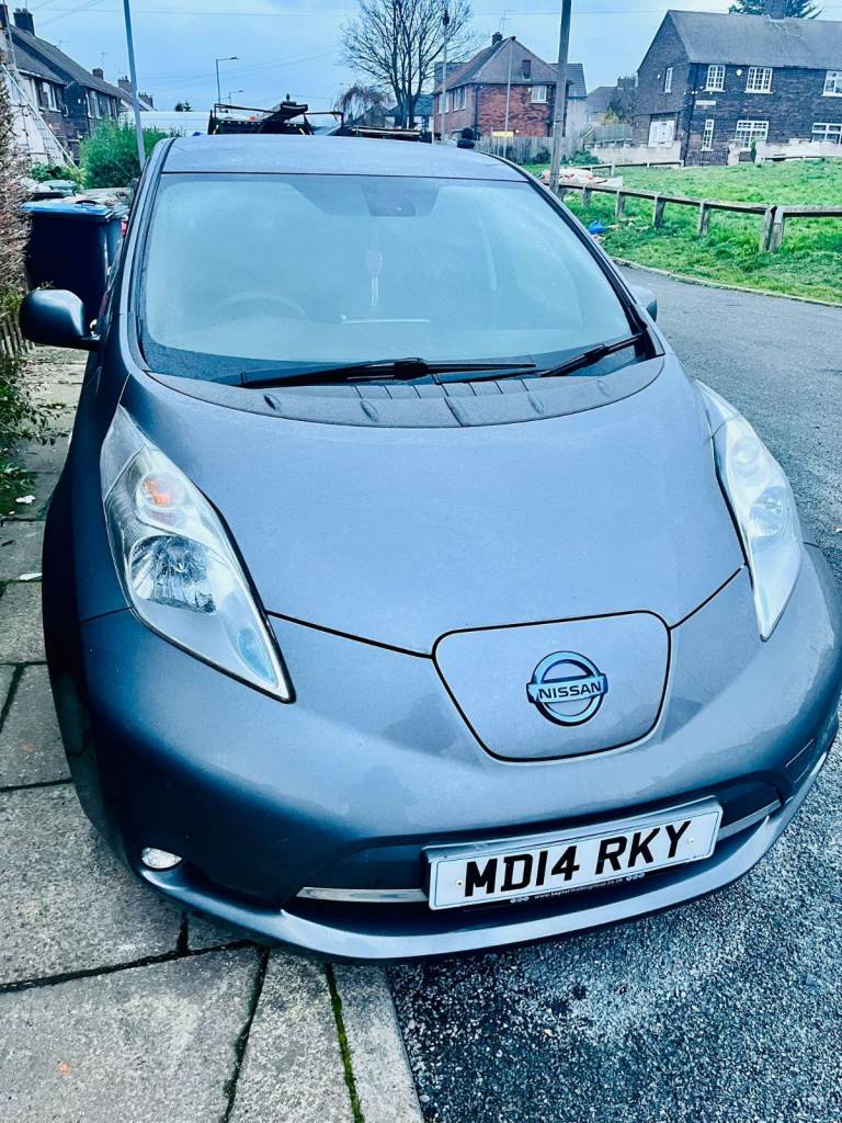 Nissan Leaf 2014 - Fully Automatic – Mint Condition + Extras!