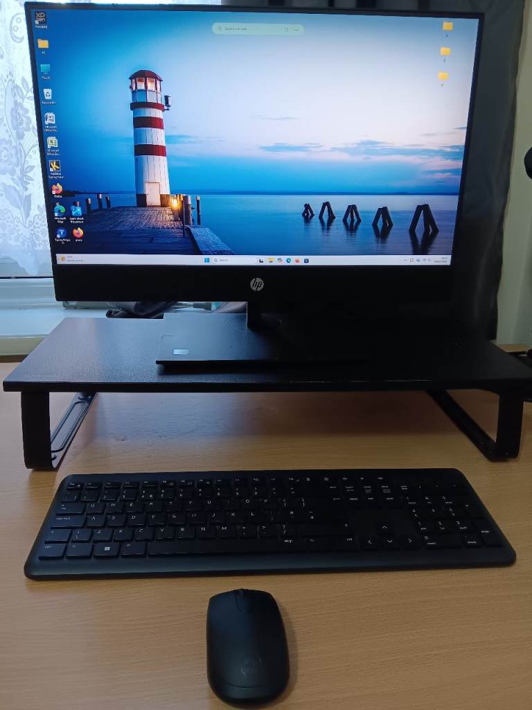 HP All-in-One PC with Monitor, Keyboard, and Mouse