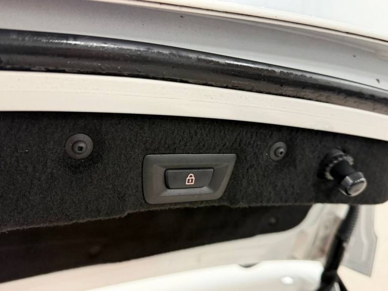 2014 61 BMW M6 4.4 V8 CONVERTIBLE 2DR PETROL DCT EURO 5 (S/S) (560 PS)