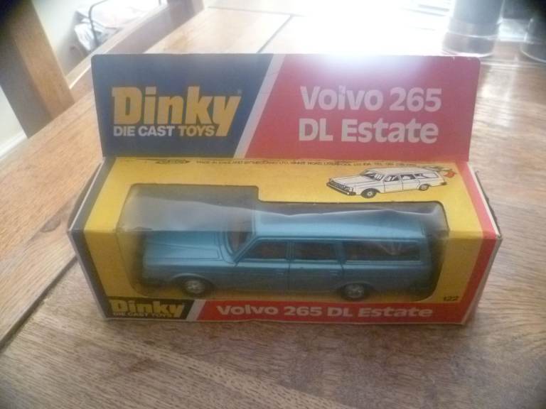 Dinky Volvo 265 Dl estate Die cast toy As new in box 