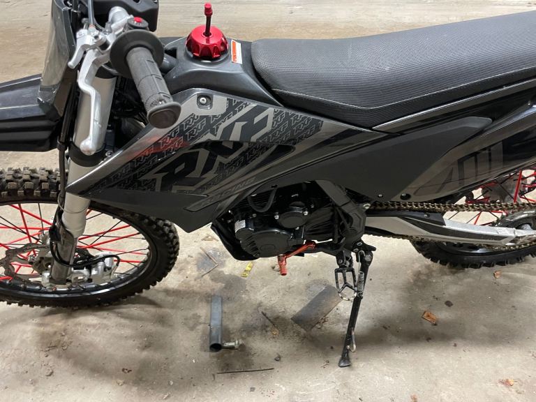Rxf 250cc pit bike basically brand new 1hr