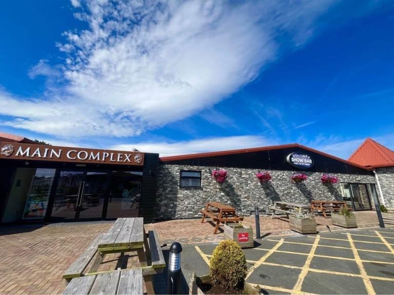 LYONS OAKFIELDS £5295 TOWYN [Phone number removed]