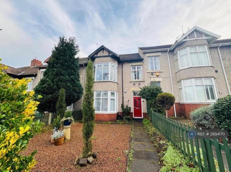 2 bedroom flat in Humbledon Park, Sunderland, SR3 (2 bed) (#2934170)