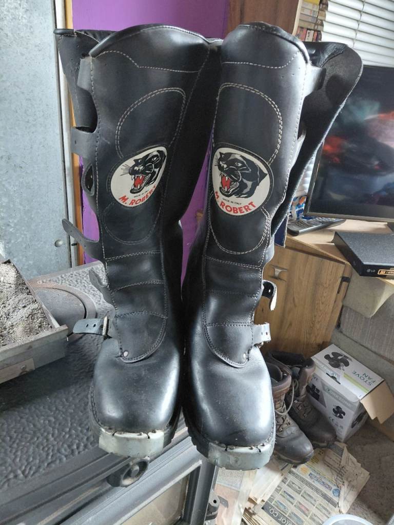 Classic bike boots