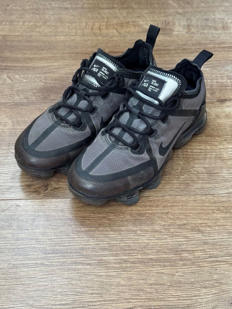 Nike Vapormax Trainers – Grey/Black, size 4.5