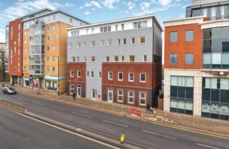 One Bedroom Flat Slough Central SL1