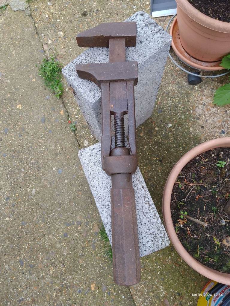 F Wrench/adjustable Spanner