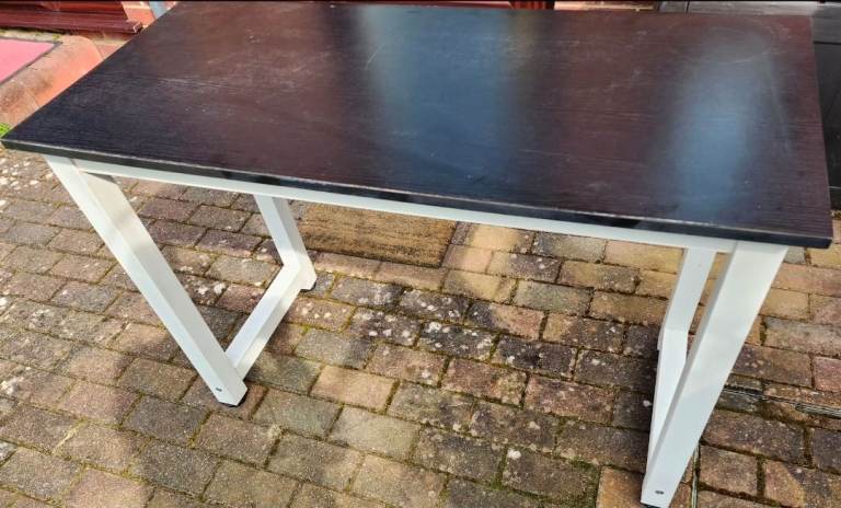 Desk / Table.  Black top, White legs - Free