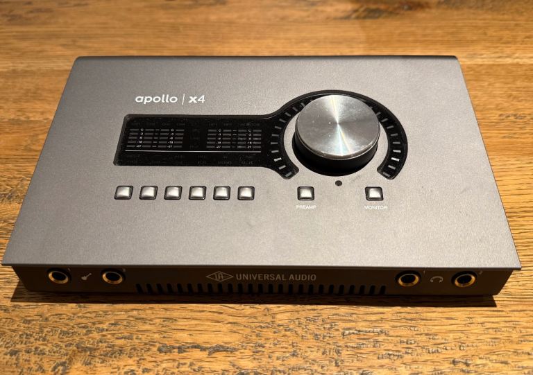 Universal Audio Apollo x 4 Quad core DSP UAD interface
