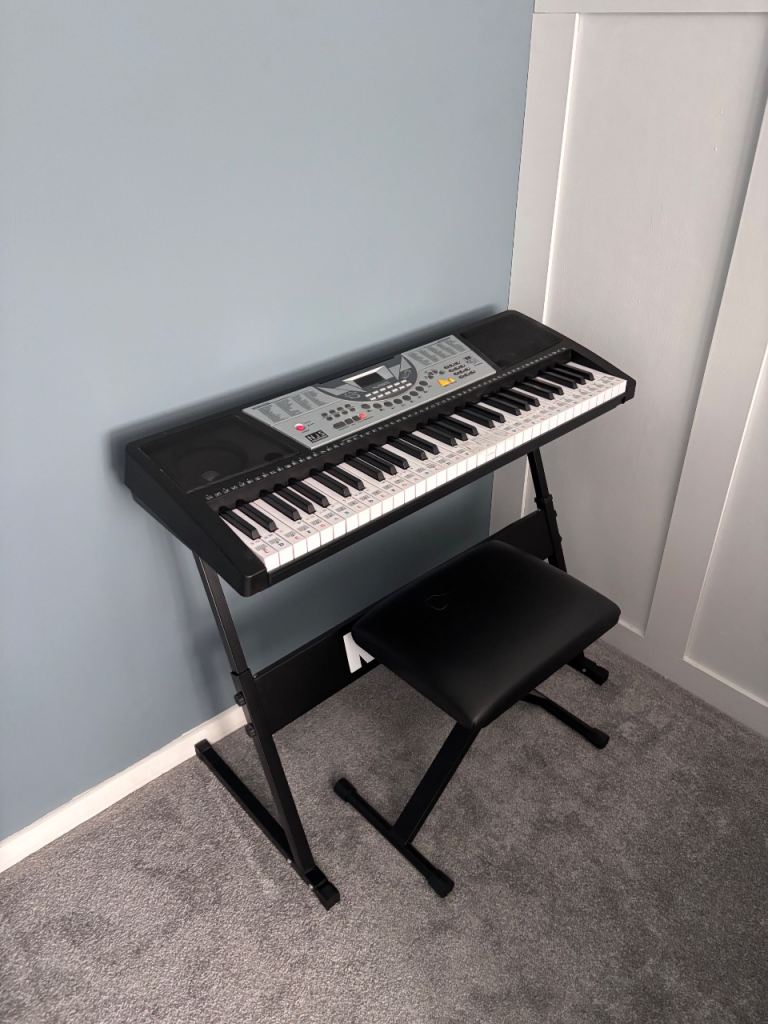 Electronic Keyboard with Stand and Stool – Good Condition