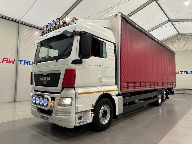 MAN TGX 26.400 6x2 Sleeper Cab Curtainsider