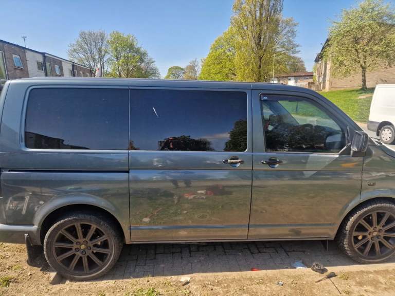 Volkswagen, TRANSPORTER SHUTTLE, Minibus, 2004, Automatic, 2460 (cc)