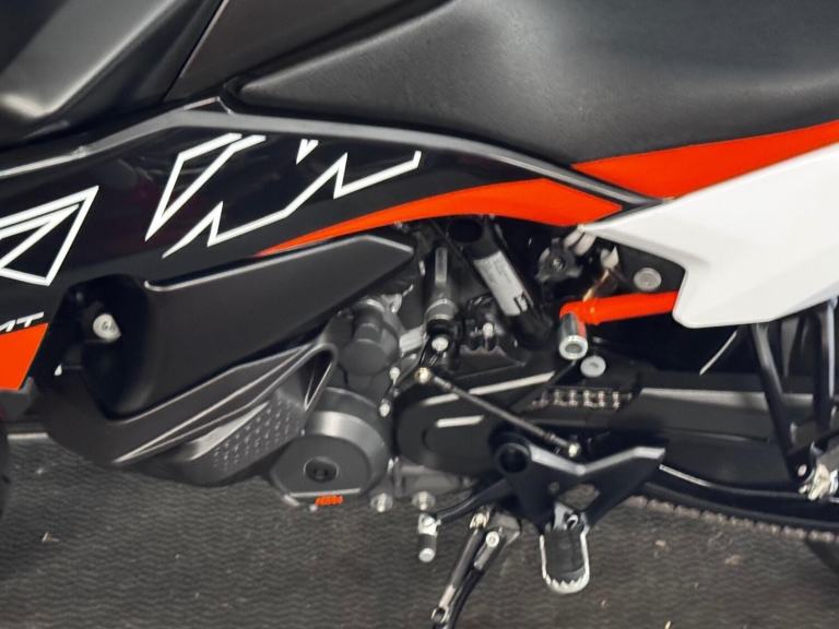 2024 KTM 890  SMT Tech Pack-Htd Grips-Exhaust Link Pipe