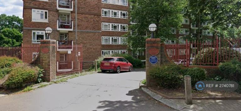 2 bedroom flat in Allenswood, London, SW19 (2 bed) (#2740781)