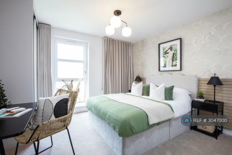 2 bedroom flat in Eastern Avenue, Western Cross, Swanscombe, DA10 (2 bed) (#3047000)