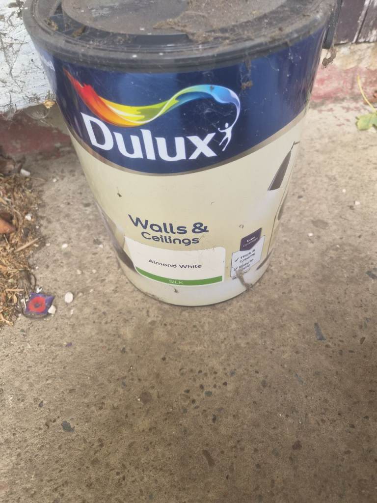Dulux Walls & Ceilings Paint - Almond White, Good Condition