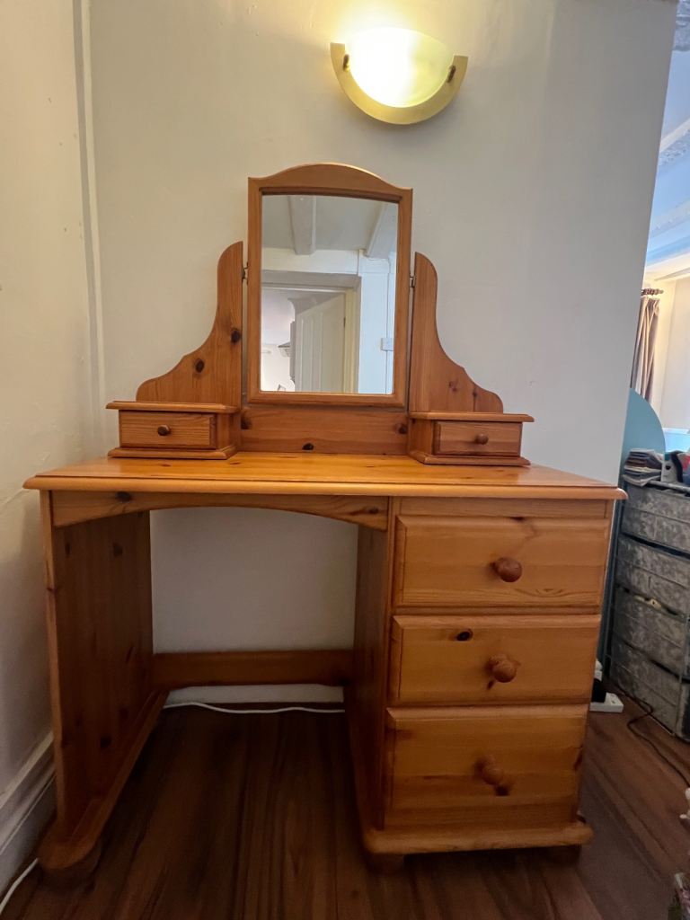 Dressing Table with Mirror 