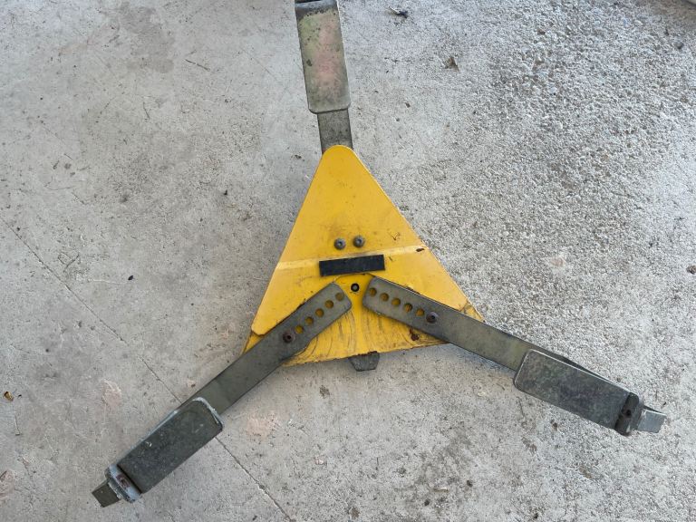 Stronghold Wheel clamp