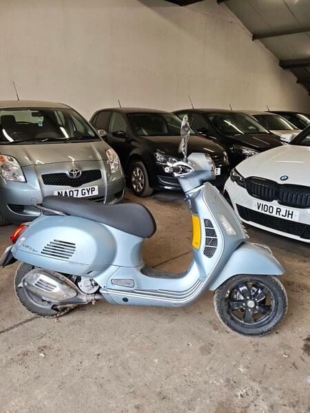 Piaggio GTS 300 Supertech low miles 1 keeper 1910miles