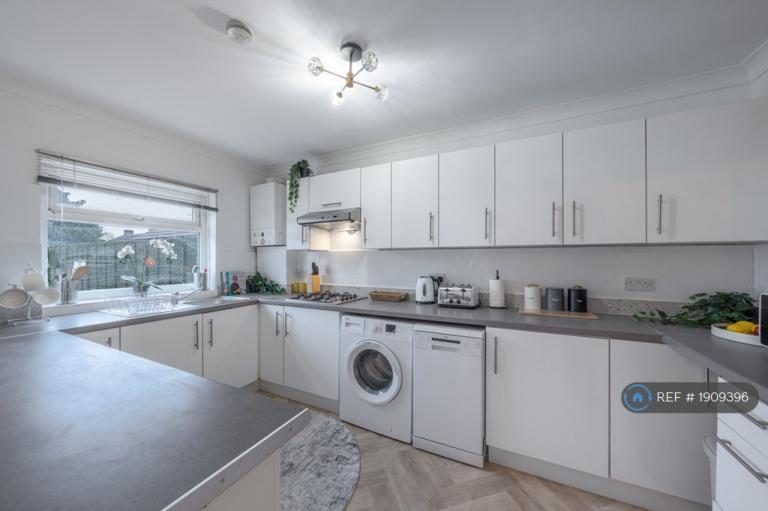 3 bedroom house in Heathway, Dagenham, RM10 (3 bed) (#1909396)