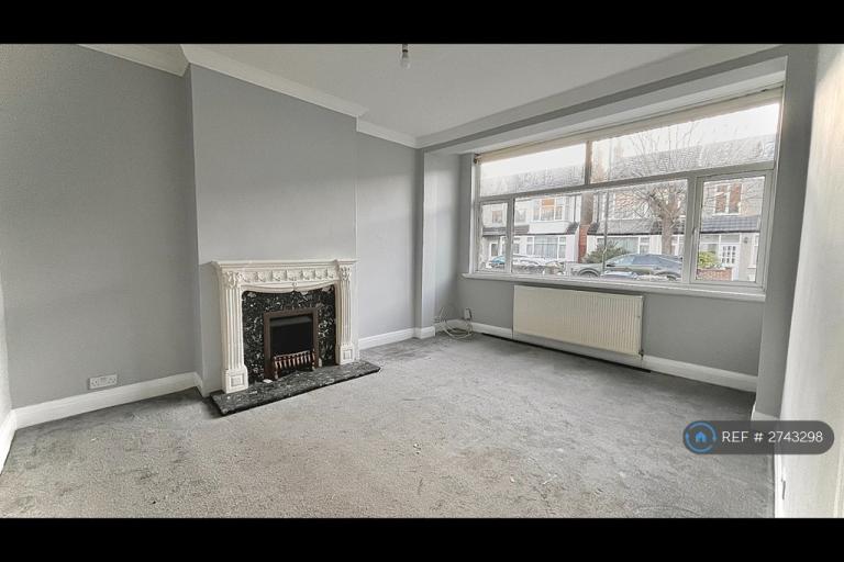 3 bedroom house in Avenue Road, London, SW16 (3 bed) (#2743298)