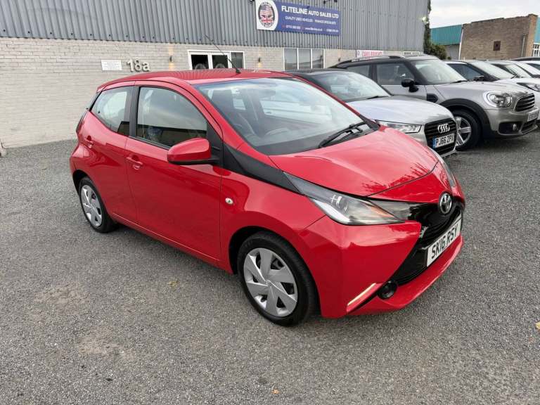 2016 Toyota AYGO 1.0 VVT-i x-play Hatchback Petrol Manual