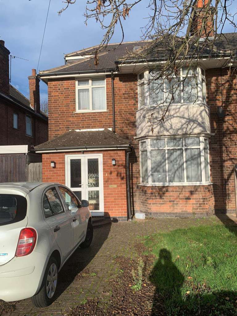 4 Bed Semi-detached House - Rushey Mead