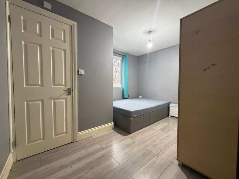 Self-Contained Spacious Studio Flat in Hounslow - DSS Welcome