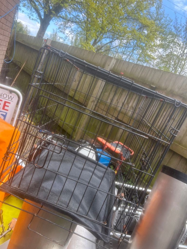 Dog cage 