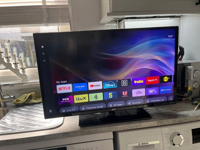 Bush 32” HD HDR TiVo Smart LED TV In Great Condition (4 months old)