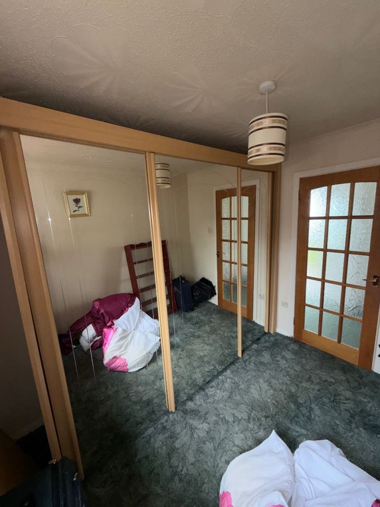 3 door sliding mirrored wardrobe 