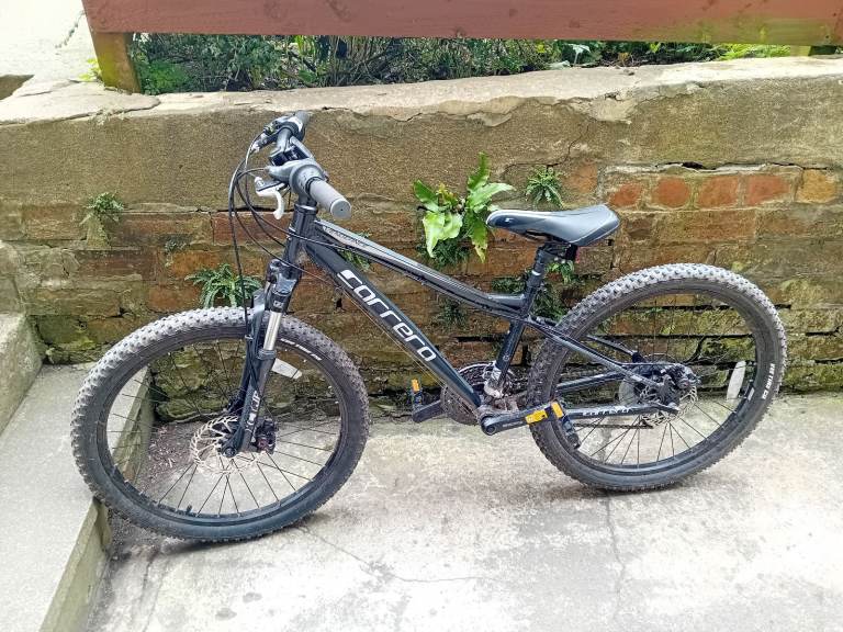 Carrera Vengeance 13" frame mountain bike