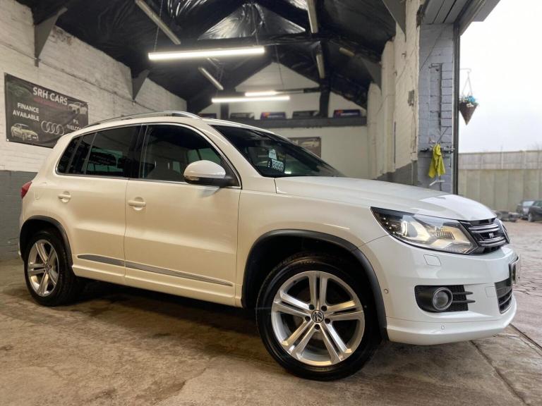 VOLKSWAGEN TIGUAN 2.0 TDI BlueMotion Tech R-Line Edition 4WD Euro 6 (s/s) 5dr
