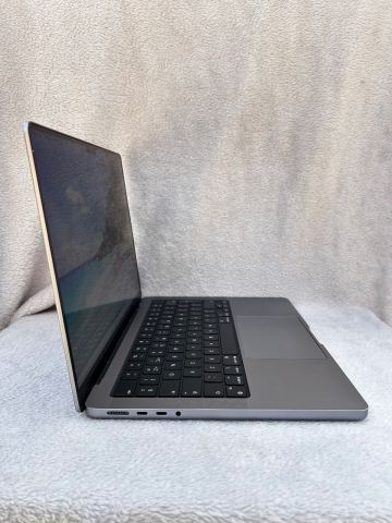 MacBook Pro 14