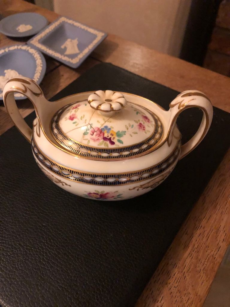 Wedgwood for Wylie Hill bowl & lid
