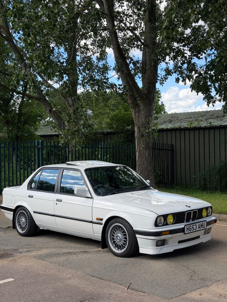 BMW 316i Luxe Model 