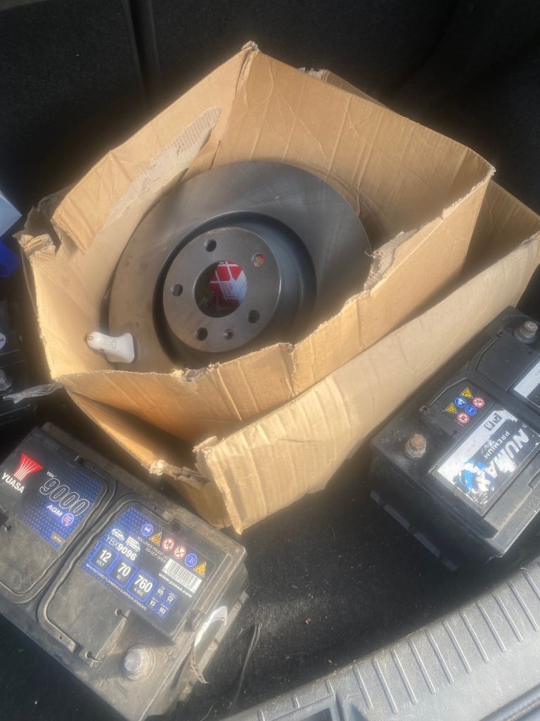 Audi a6 rear discs and pads brand new £50