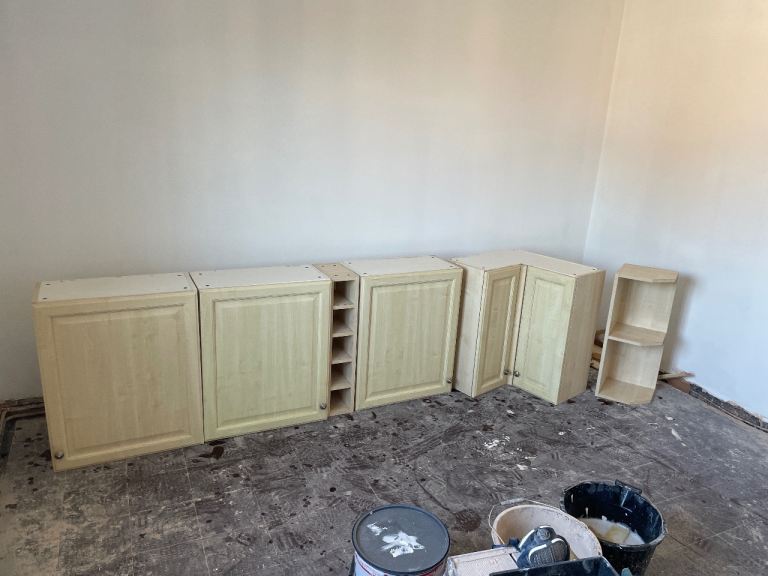Used Kitchen Units and Cabinets – Light Wood Finish