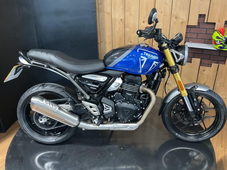 Triumph SPEED 400 2025 on a 75 Plate! Stunning! Extra! FREE UK DELIVERY! FSH 