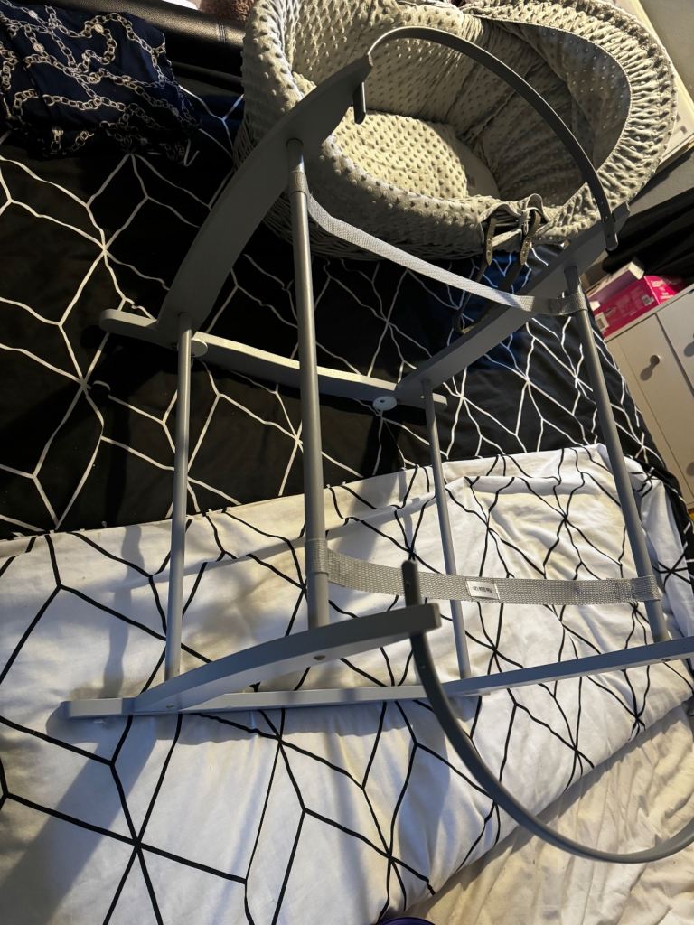 Clair de lune Moses basket and stand 